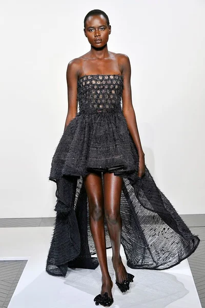 Look 18
